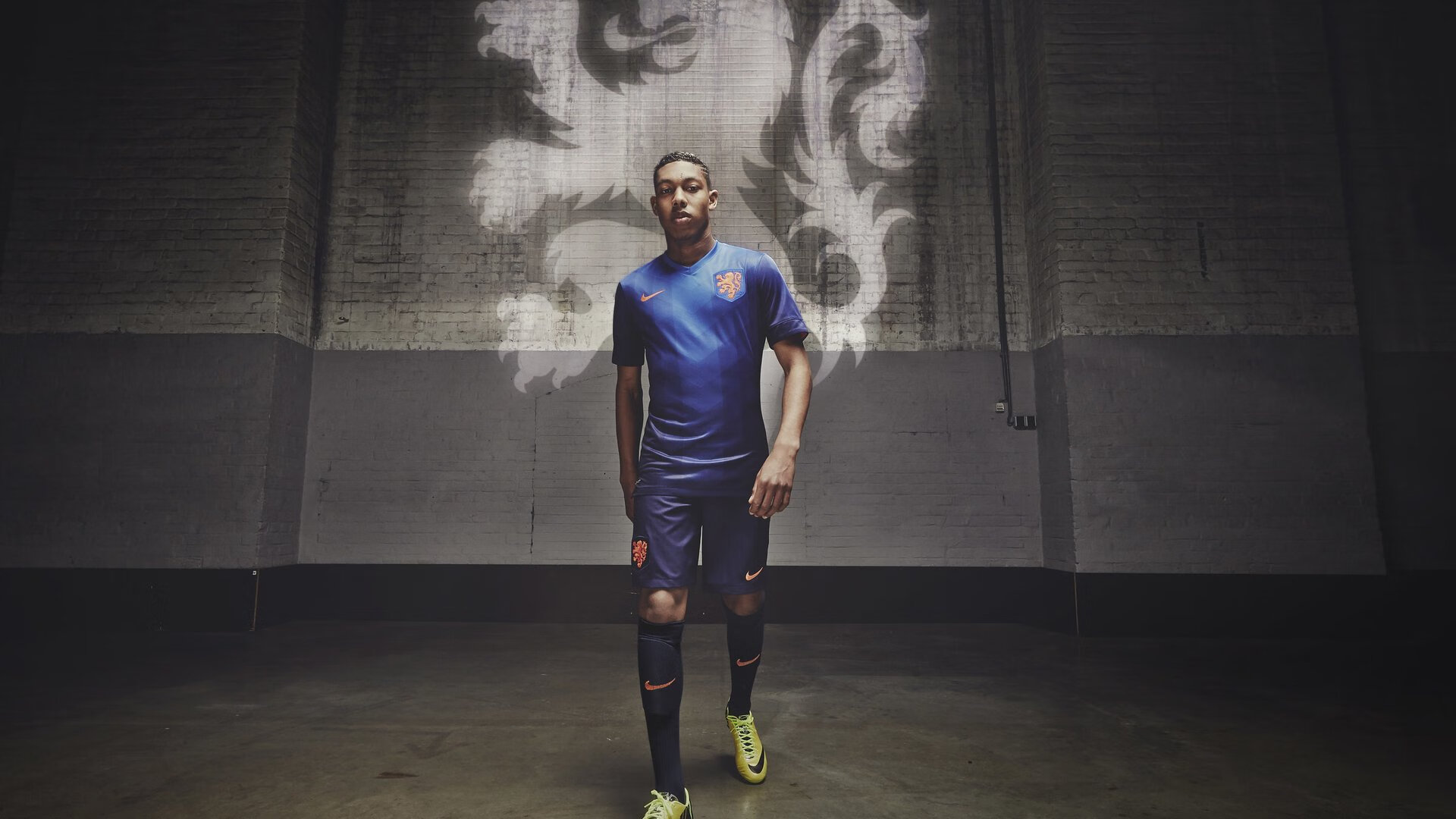 -帕尔梅拉斯新星首秀出彩，帕尔梅拉斯现任主教练