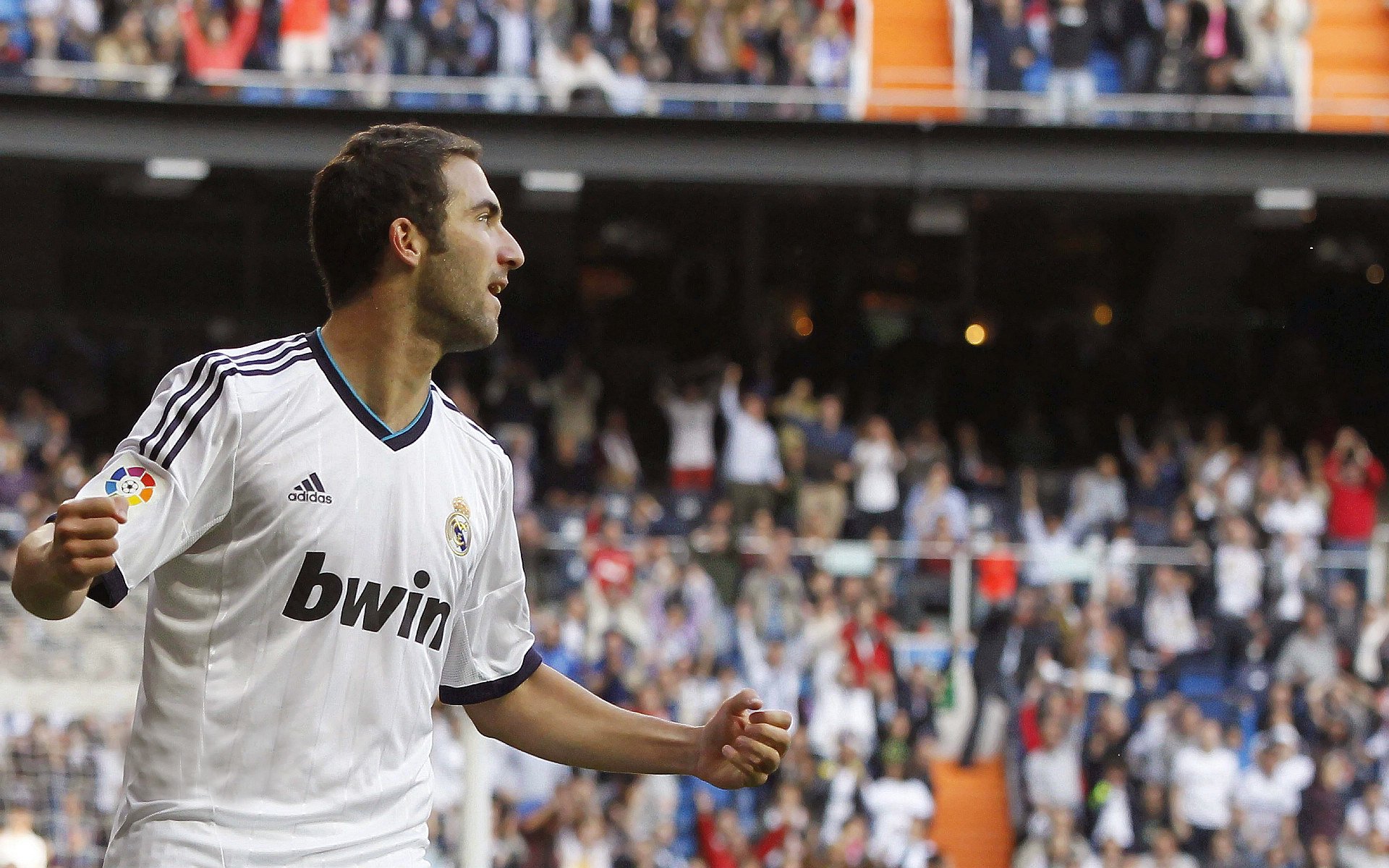 曼城主场小胜沃特福德，保住前四位置，曼城大胜